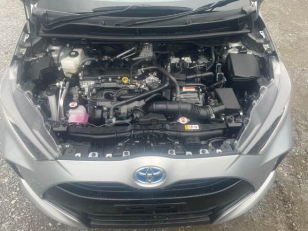 Toyota Yaris Hybrid  2023 - Image 2