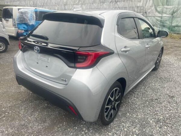 Toyota Yaris Hybrid  2023 - Image 5