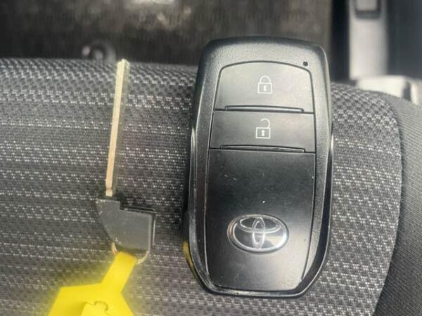 Toyota Yaris Hybrid  2023 - Image 8