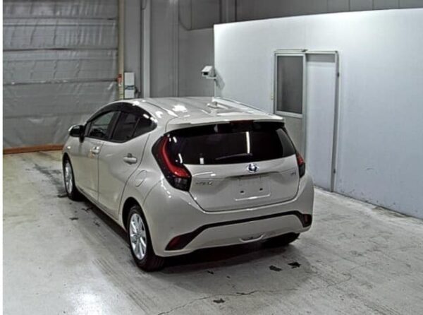 Toyota  AQUA - Image 4