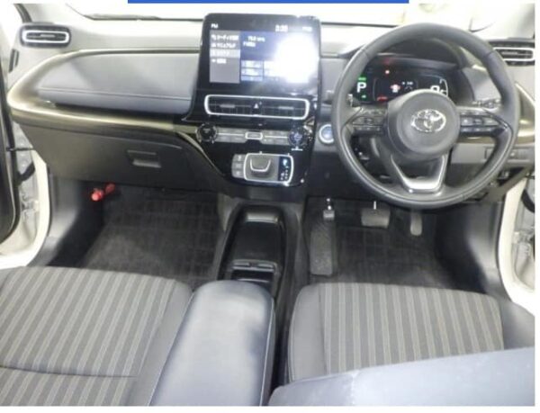 Toyota  AQUA - Image 6