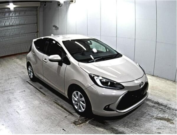 Toyota  AQUA - Image 7