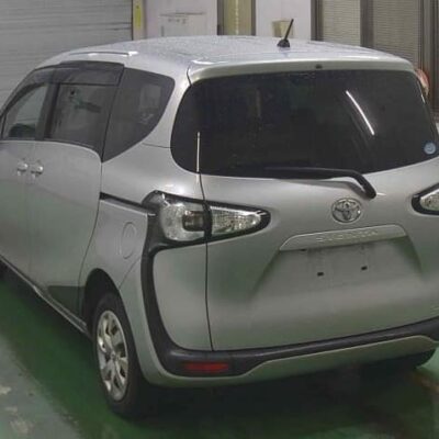 Toyota Sienta 2016