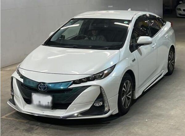 Toyota Prius PHV - Image 5